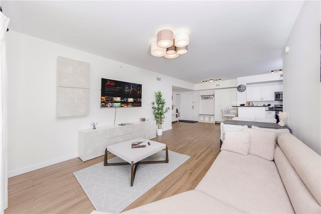 COURTYARDS IN CITYPLACE - Residential