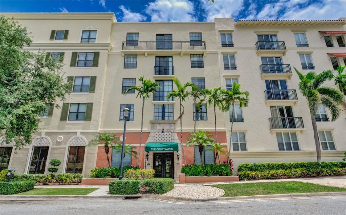 COURTYARDS IN CITYPLACE - Residential