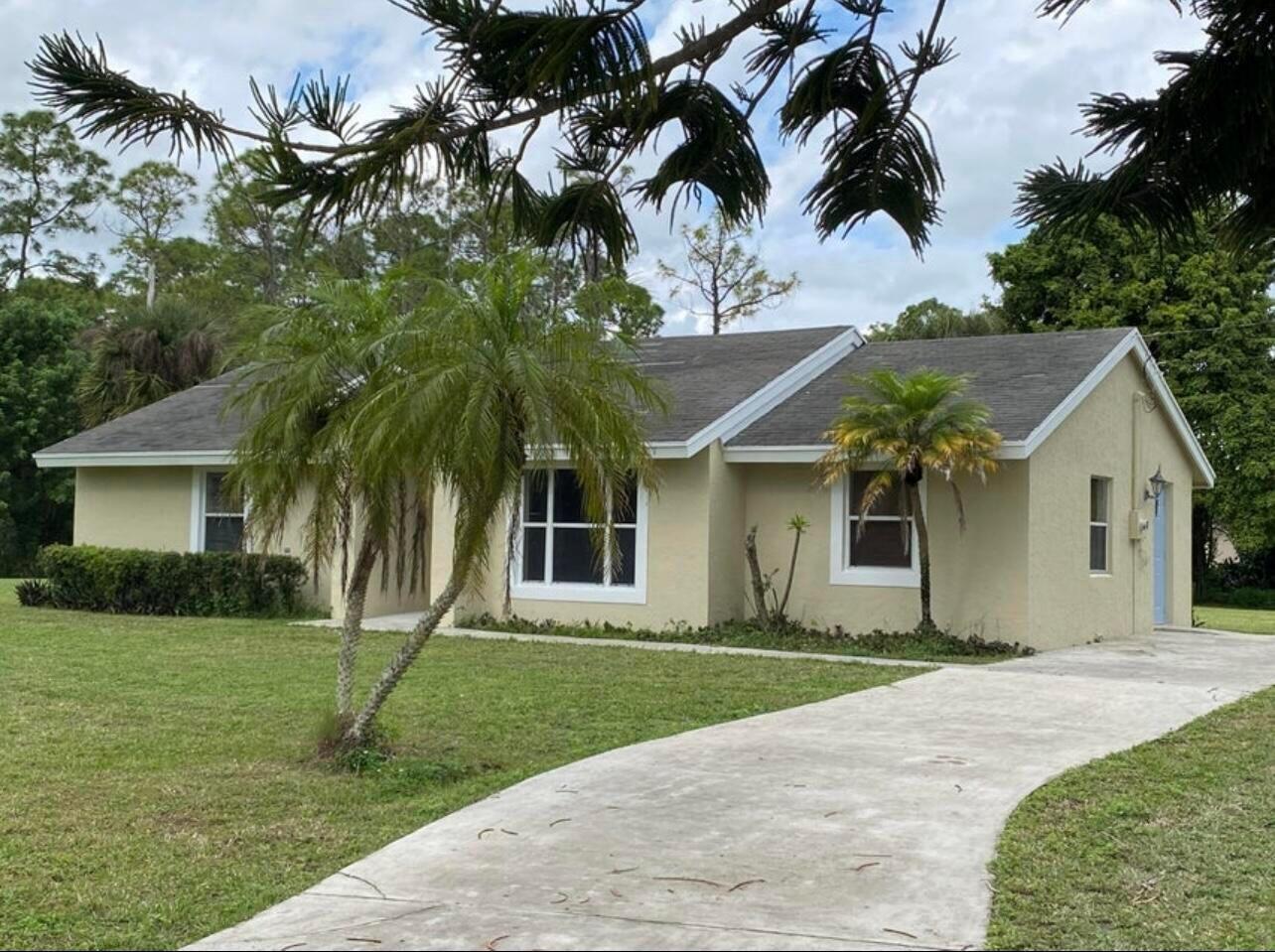 ew rental listing in Loxahatchee, Florida: A charming 3-bedroom, 2-bathroom single-family home on a generous 1.15-acre lot, available for an annual rental. Ideal for those seeking peace, quiet, and ample property space. Act quickly, as this beautiful home won't stay on the market for long.