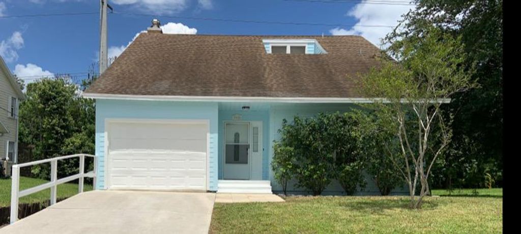 Photo of 6451 SE Phillips Bend Avenue, Stuart, FL 34997 (MLS # R10738628)