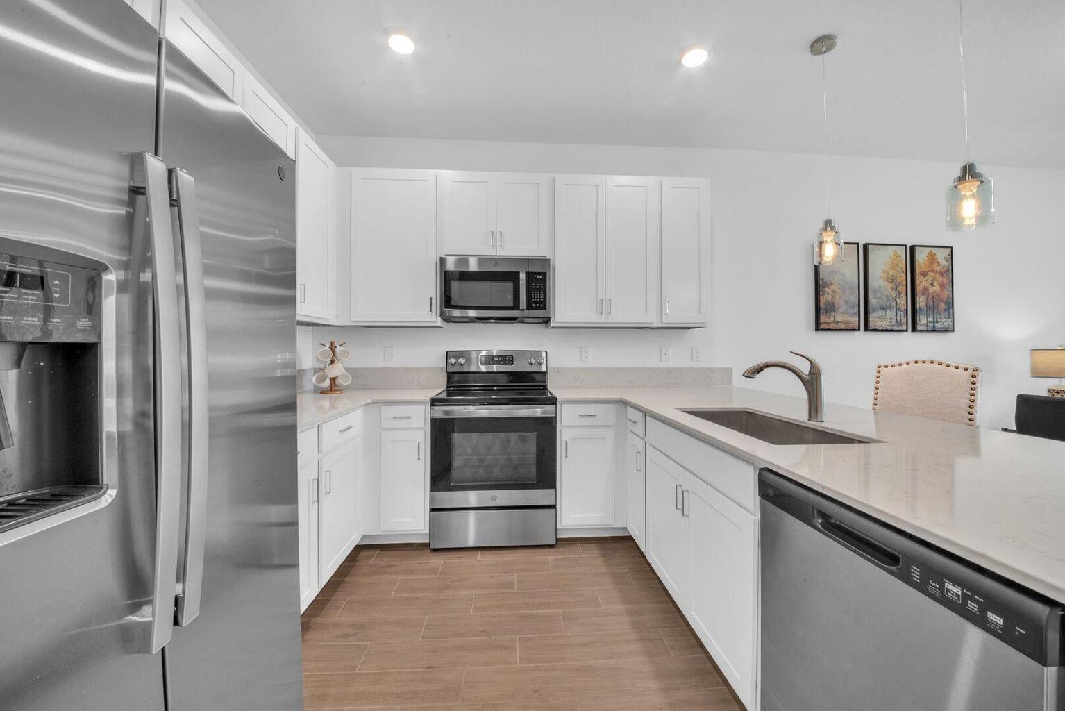 AVALON TRAILS AT VILLAGES - Residential Lease