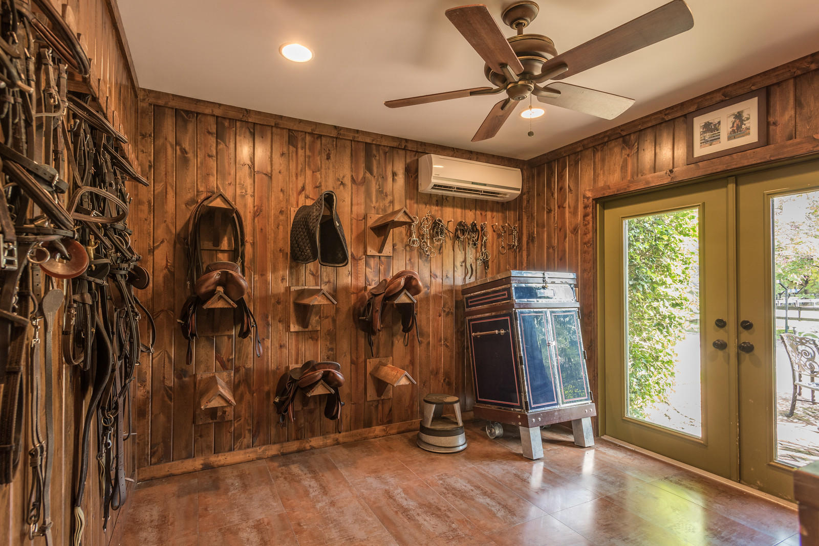 SADDLE TRAIL PARK OF WELL - Residential