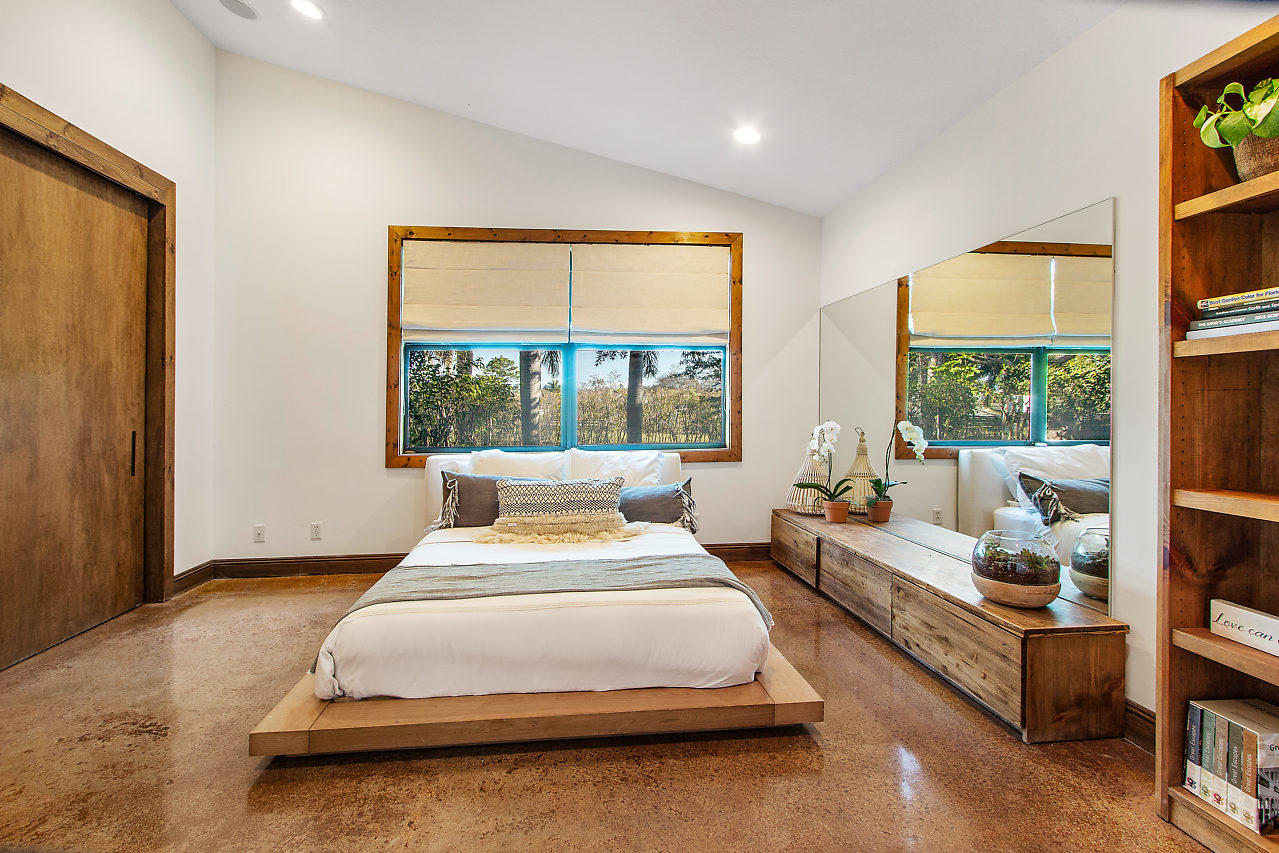 SADDLE TRAIL PARK OF WELL - Residential