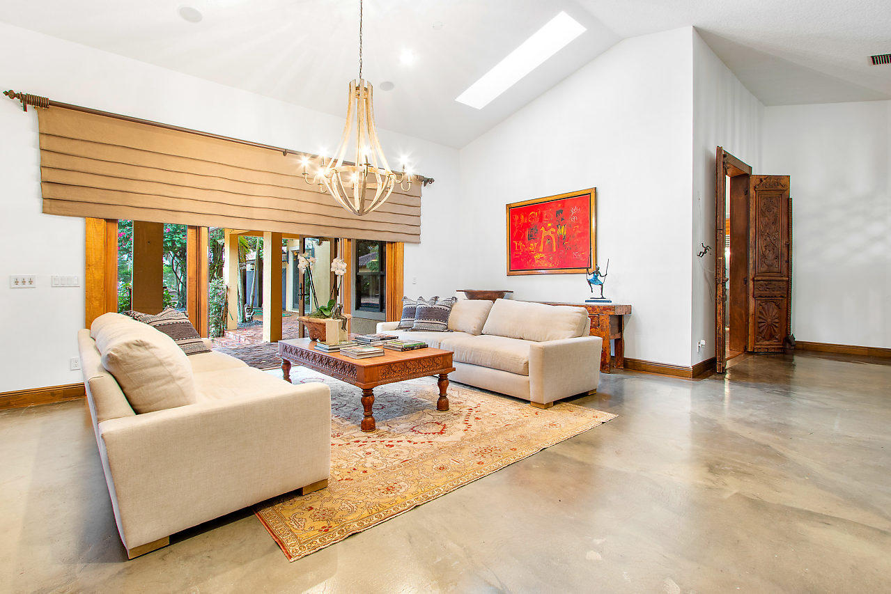 SADDLE TRAIL PARK OF WELL - Residential