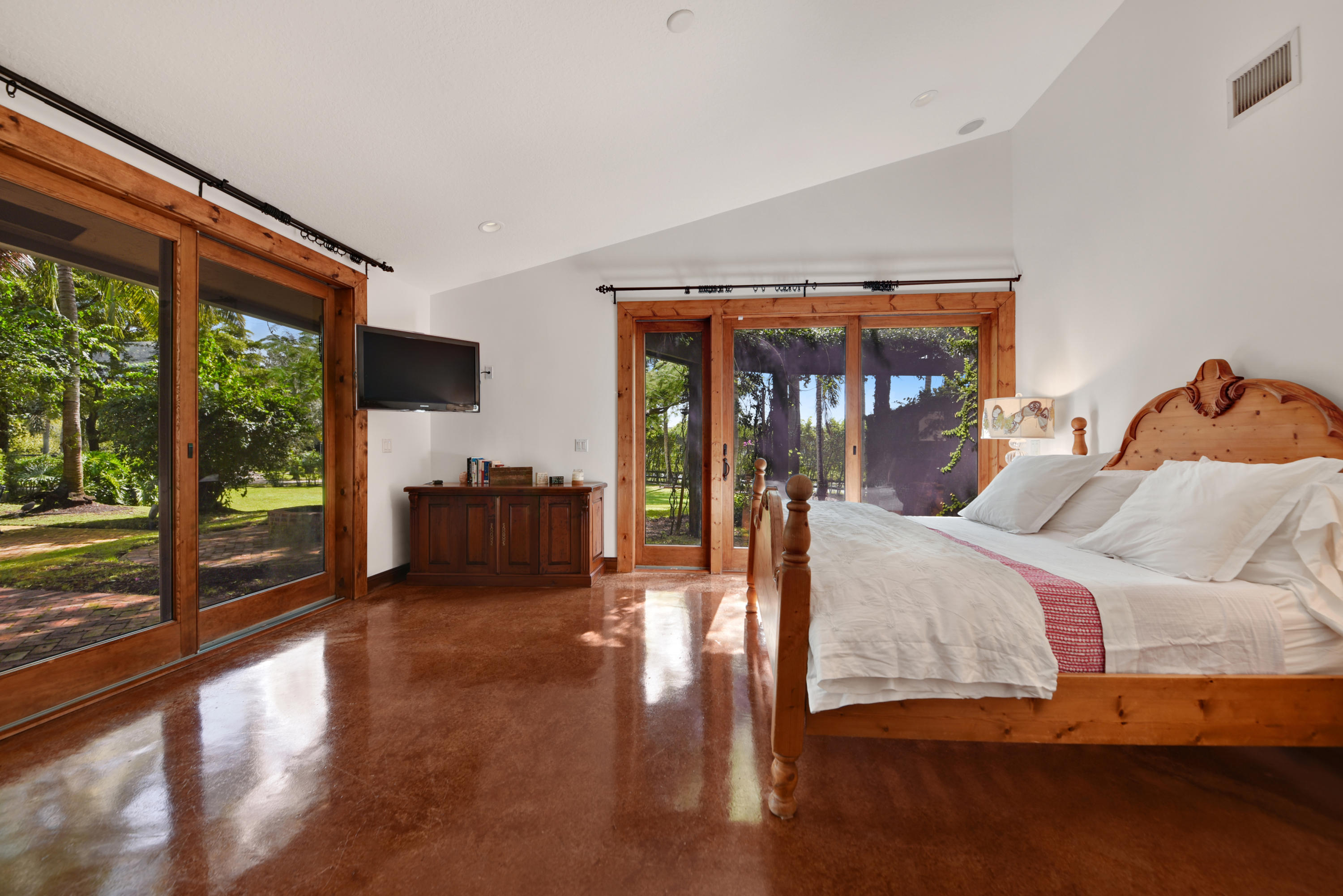 SADDLE TRAIL PARK OF WELL - Residential