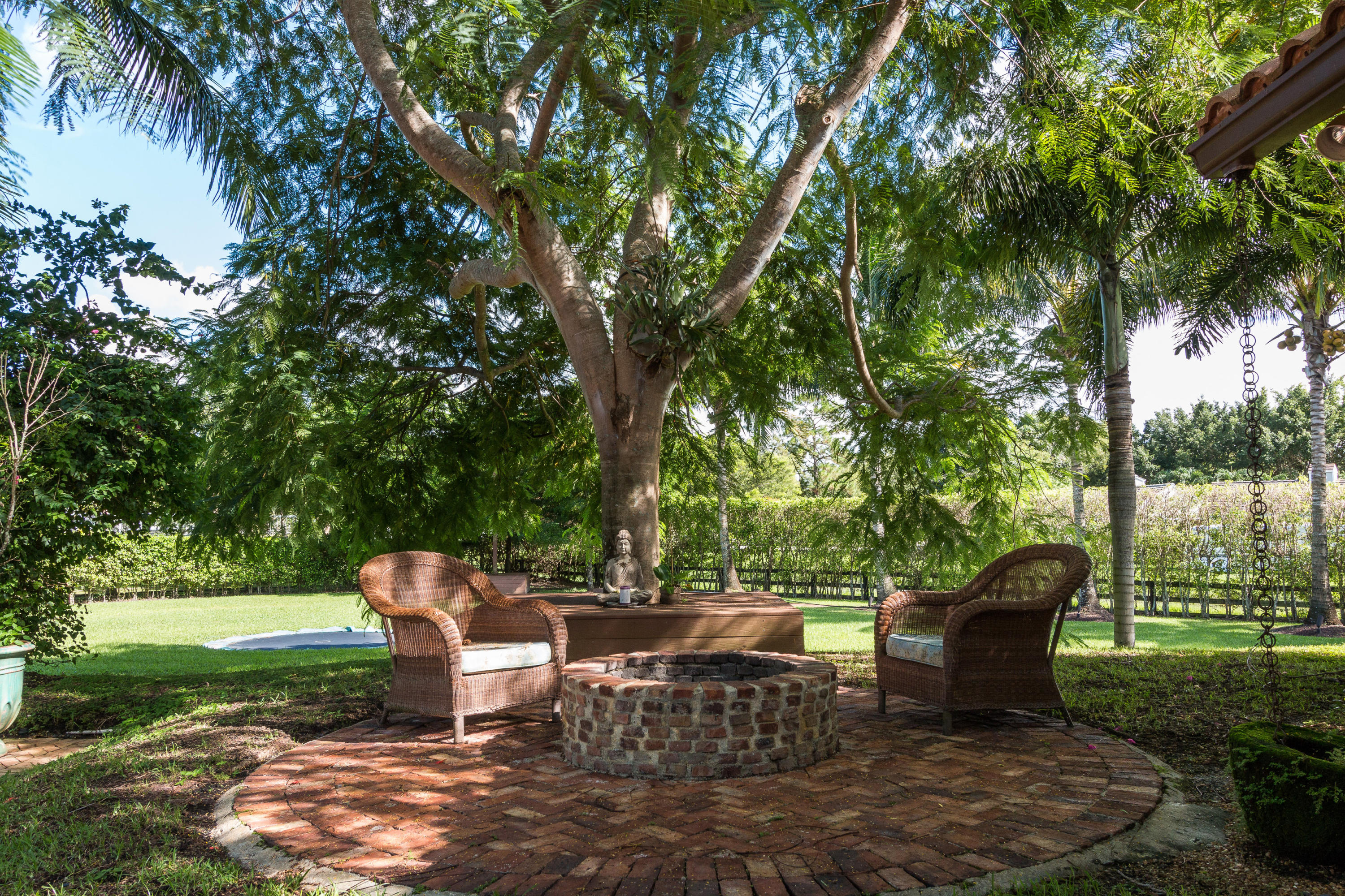 SADDLE TRAIL PARK OF WELL - Residential