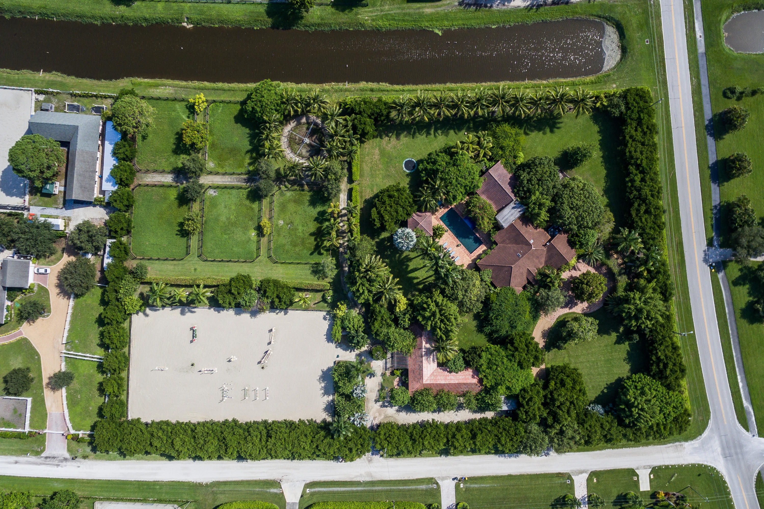 SADDLE TRAIL PARK OF WELL - Residential