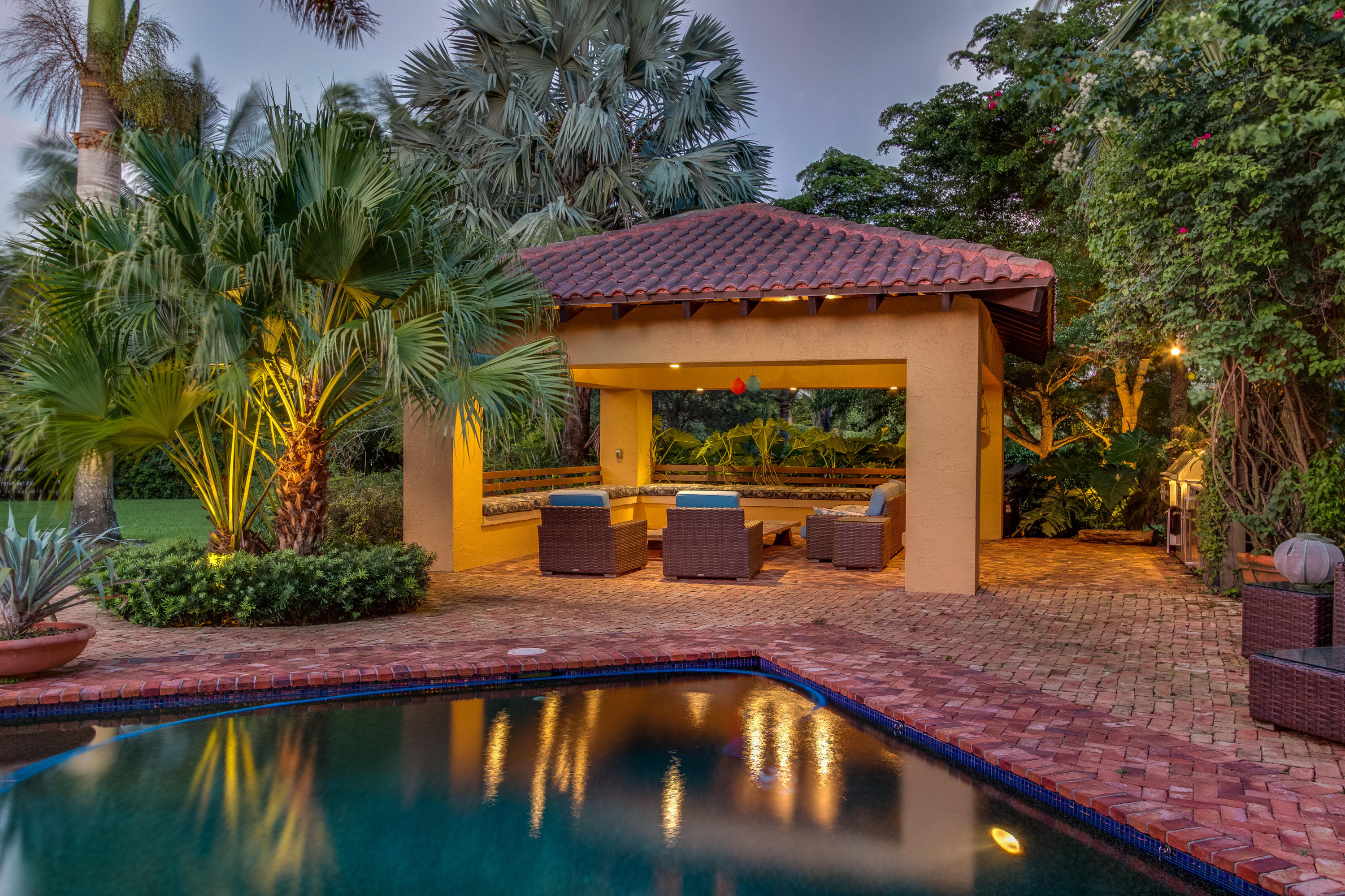 SADDLE TRAIL PARK OF WELL - Residential