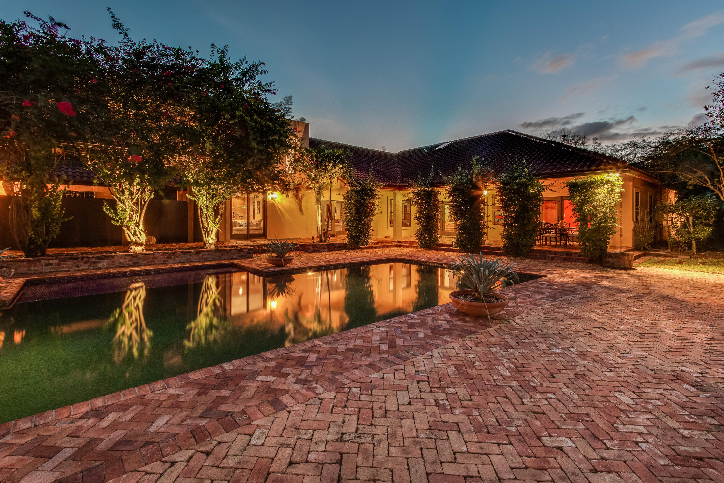 SADDLE TRAIL PARK OF WELL - Residential