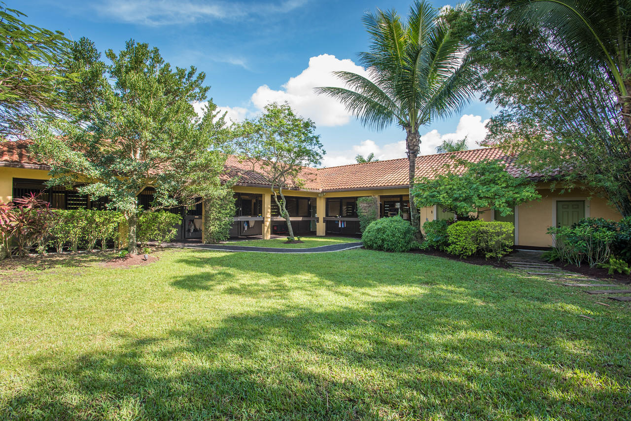 SADDLE TRAIL PARK OF WELL - Residential