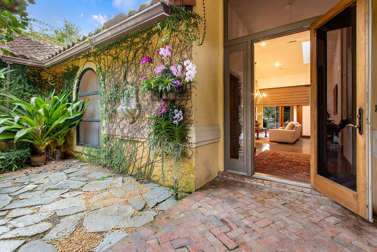 SADDLE TRAIL PARK OF WELL - Residential