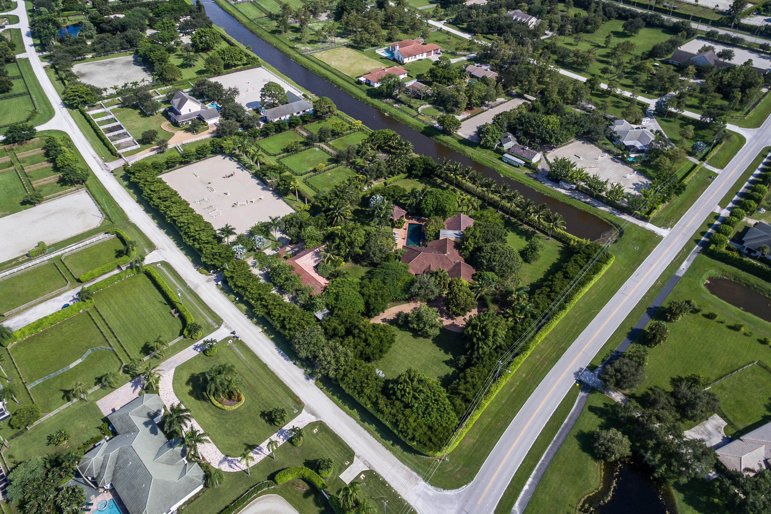 SADDLE TRAIL PARK OF WELL - Residential