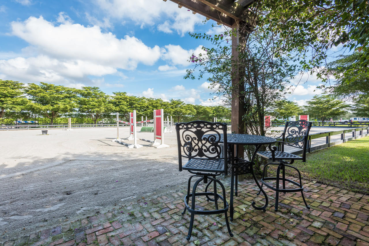 SADDLE TRAIL PARK OF WELL - Residential