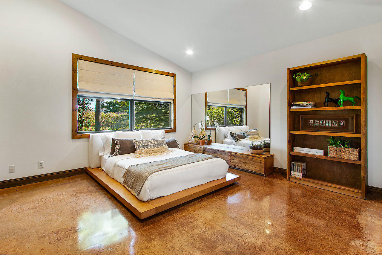 SADDLE TRAIL PARK OF WELL - Residential