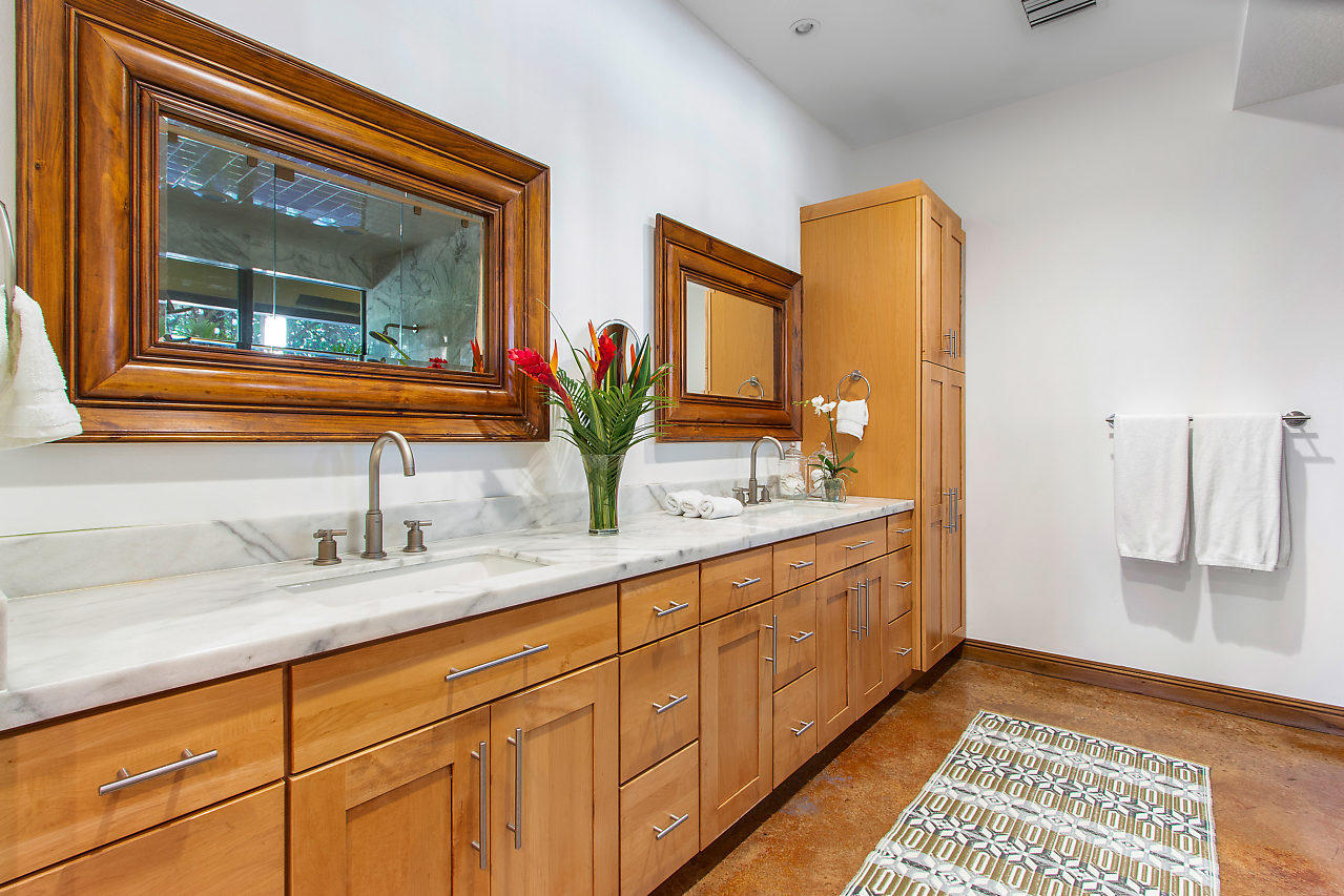 SADDLE TRAIL PARK OF WELL - Residential