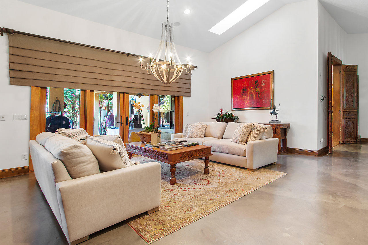 SADDLE TRAIL PARK OF WELL - Residential