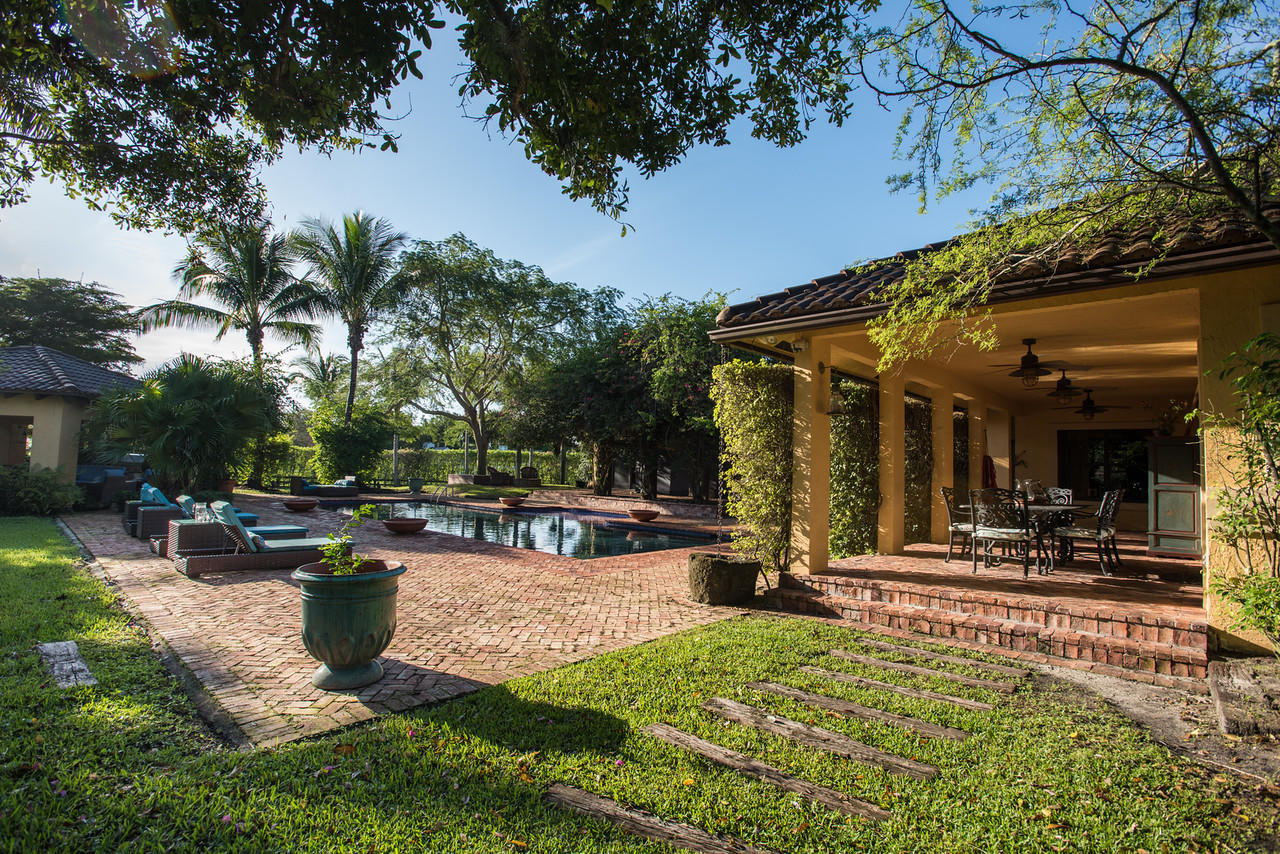 SADDLE TRAIL PARK OF WELL - Residential