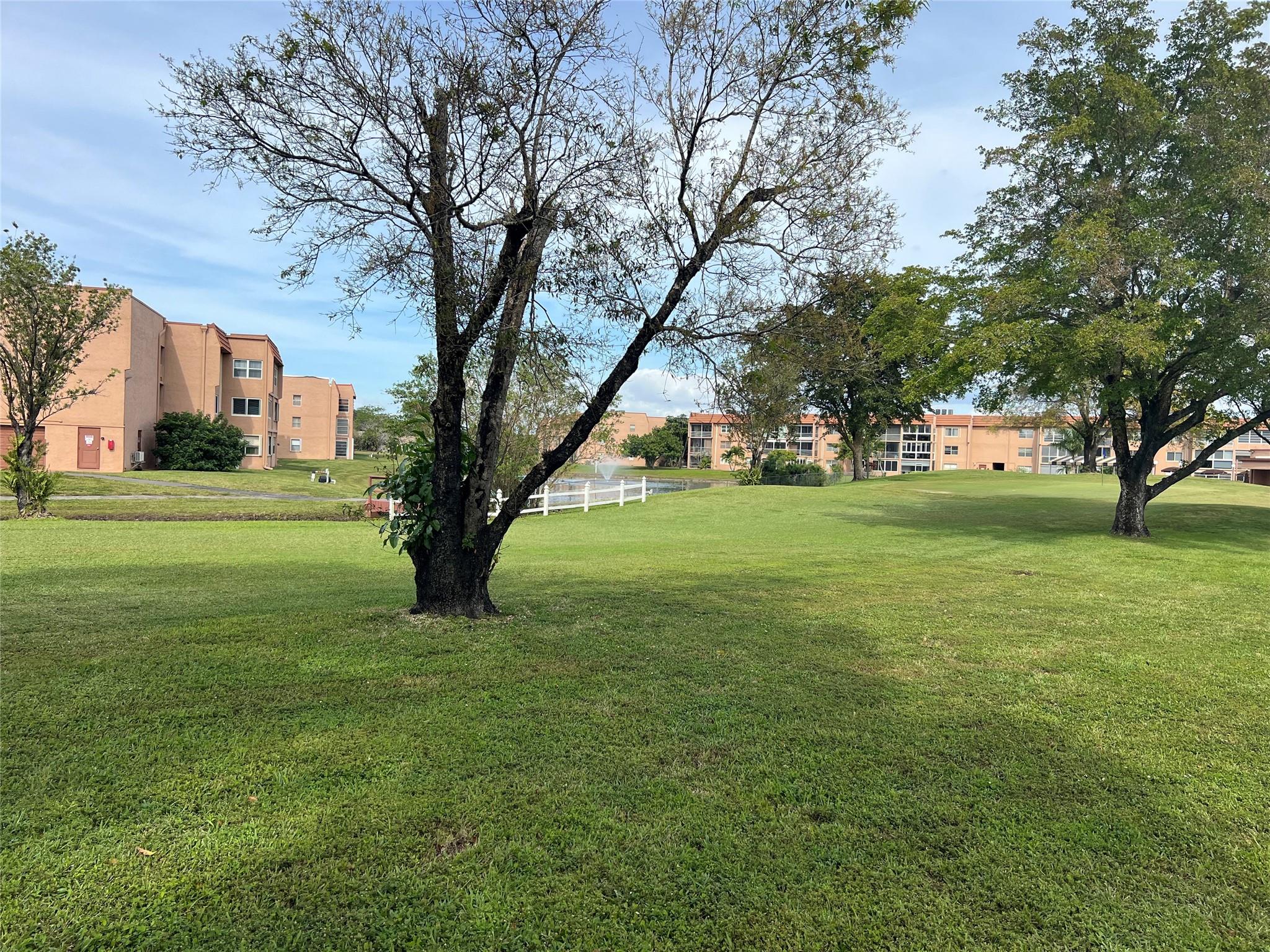 SUNRISE LAKES PHASE 3. - Residential
