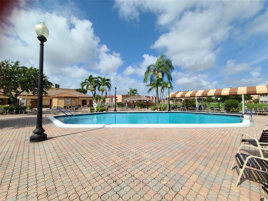 SUNRISE LAKES PHASE 3. - Residential