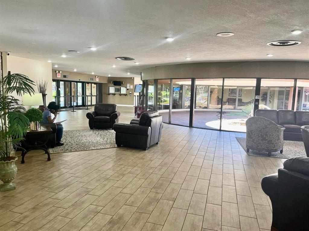 SUNRISE LAKES PHASE 3. - Residential