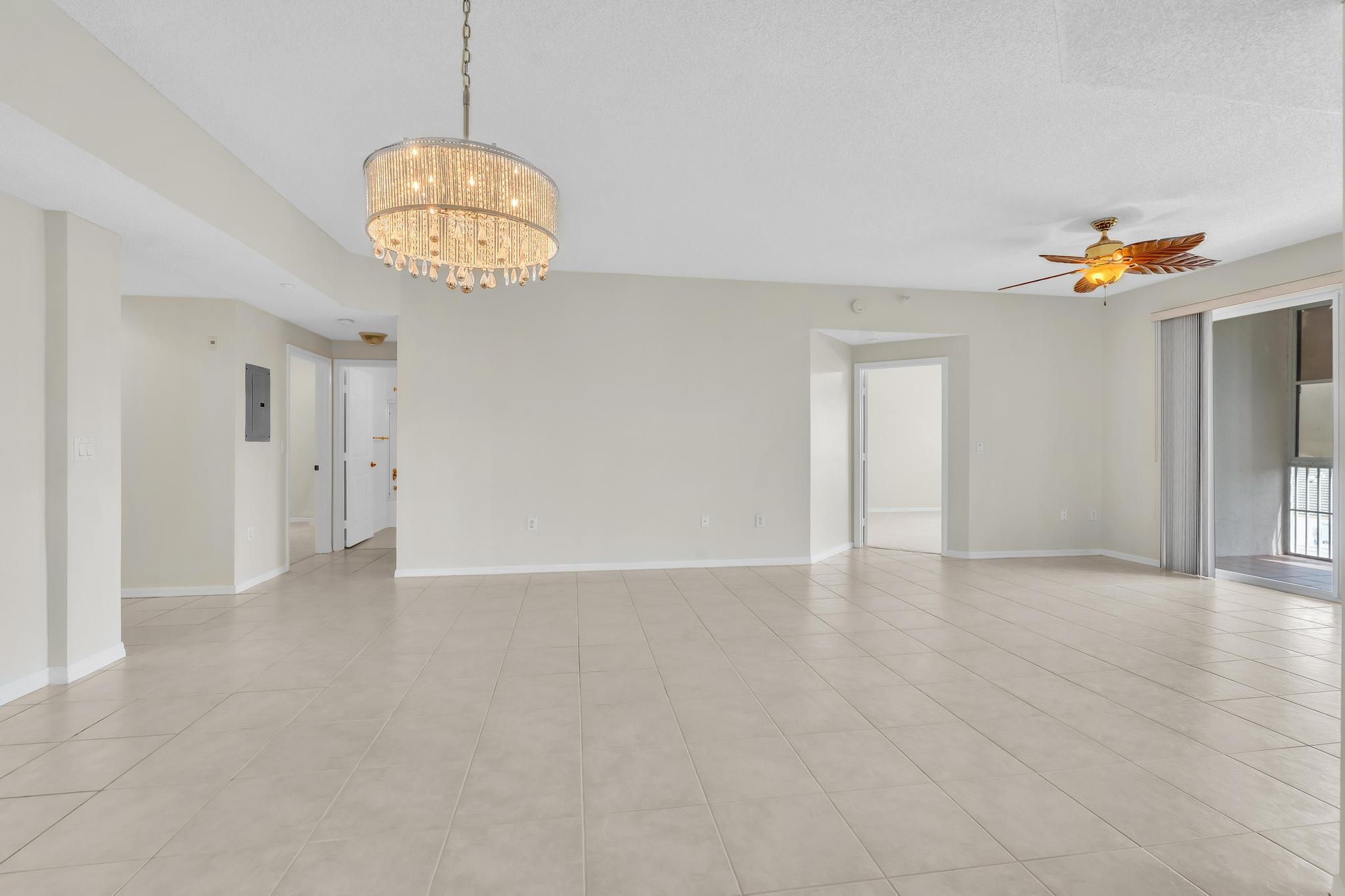 SOUTHAMPTON CONDOMINIUM J - Residential