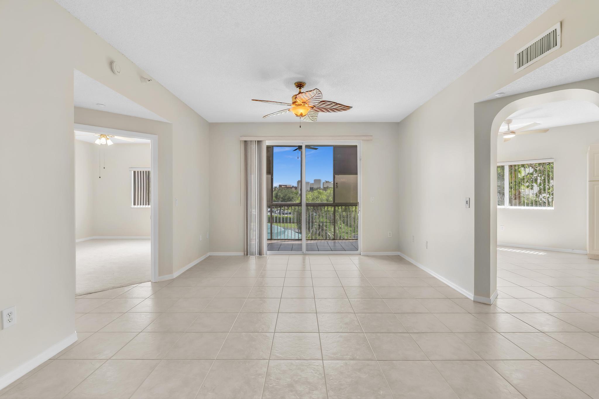 SOUTHAMPTON CONDOMINIUM J - Residential