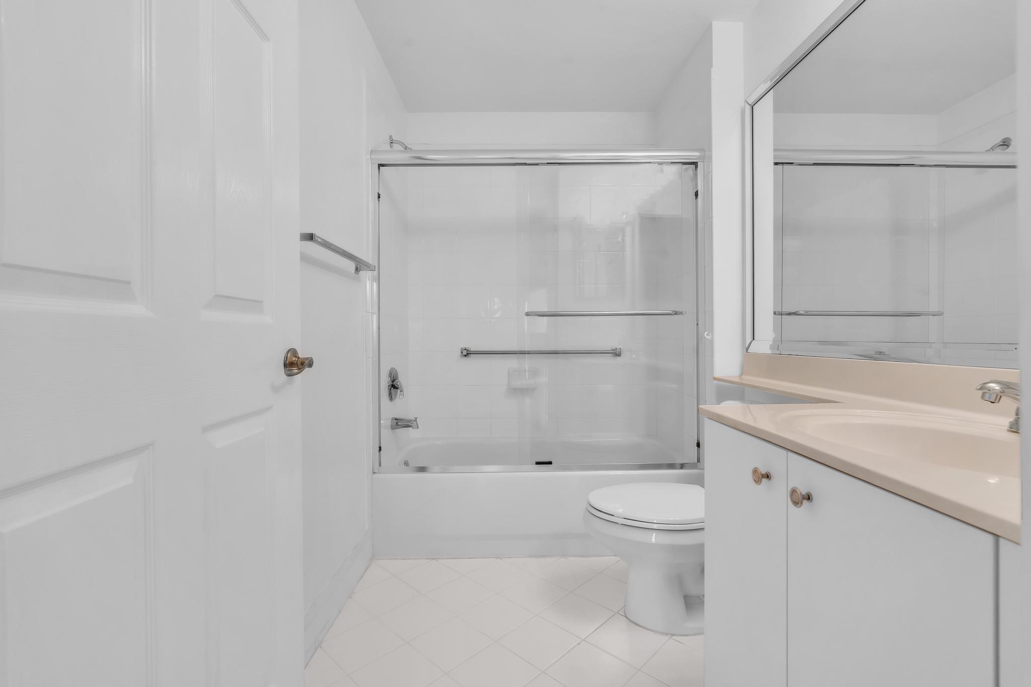 SOUTHAMPTON CONDOMINIUM J - Residential