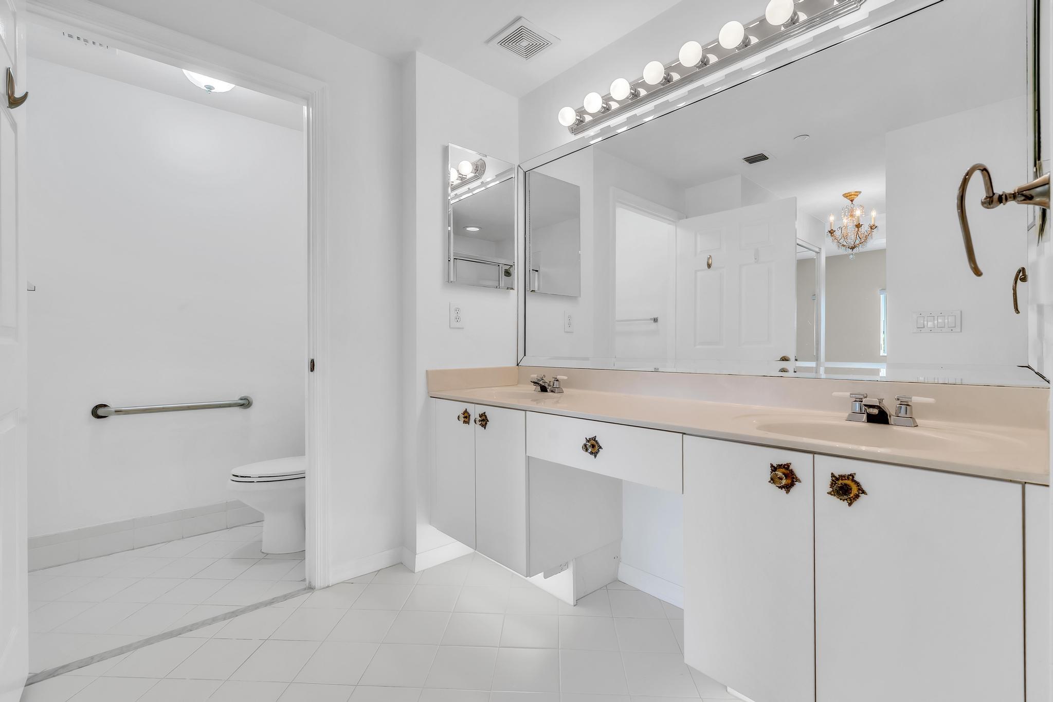 SOUTHAMPTON CONDOMINIUM J - Residential