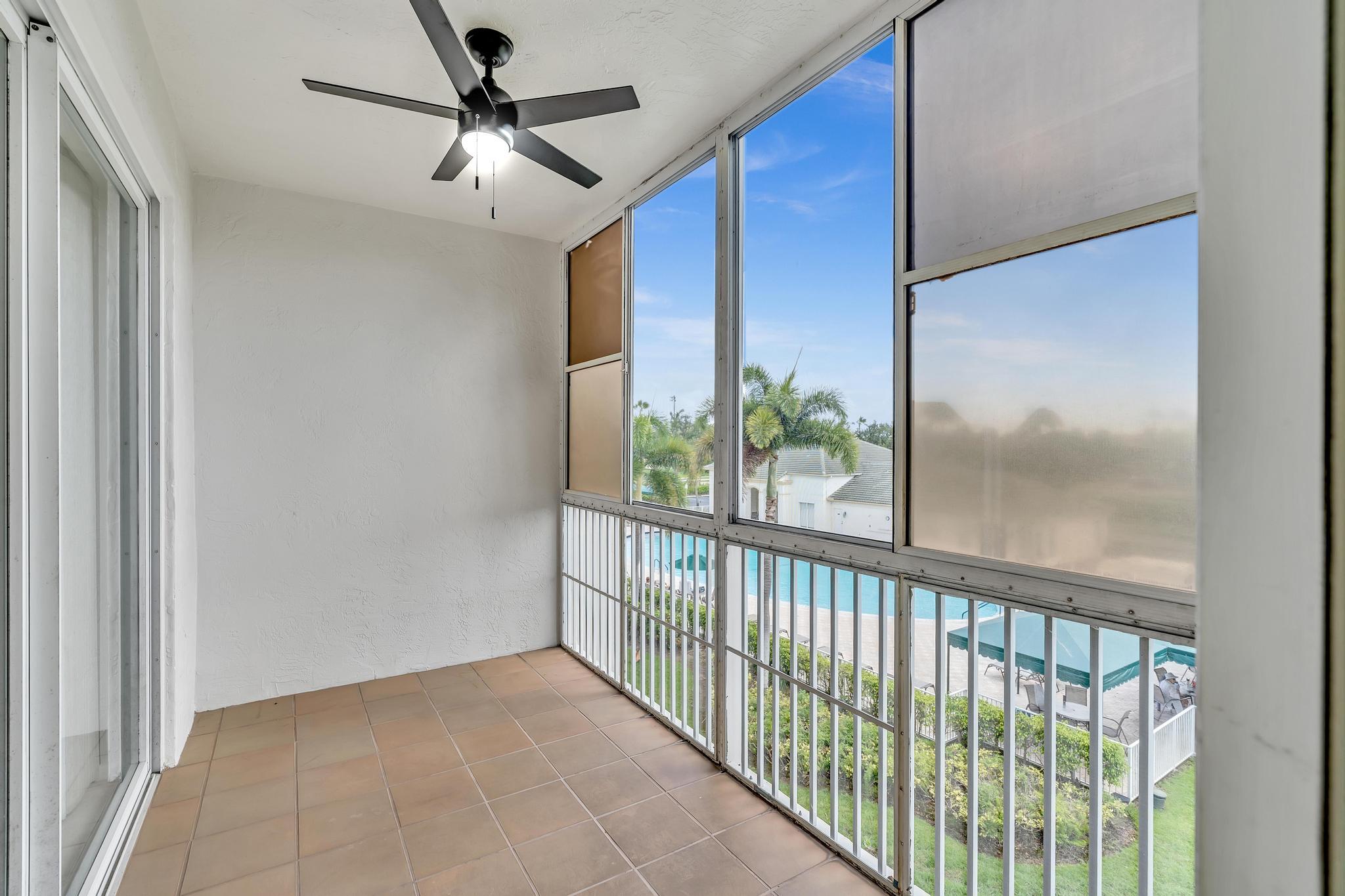SOUTHAMPTON CONDOMINIUM J - Residential
