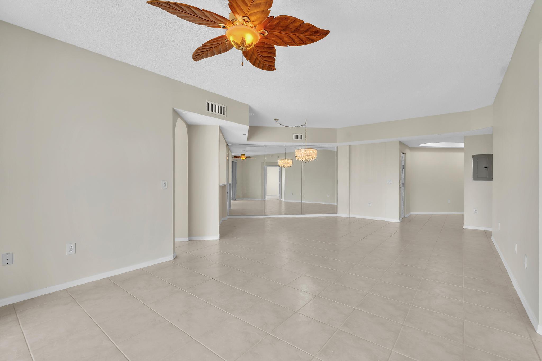 SOUTHAMPTON CONDOMINIUM J - Residential