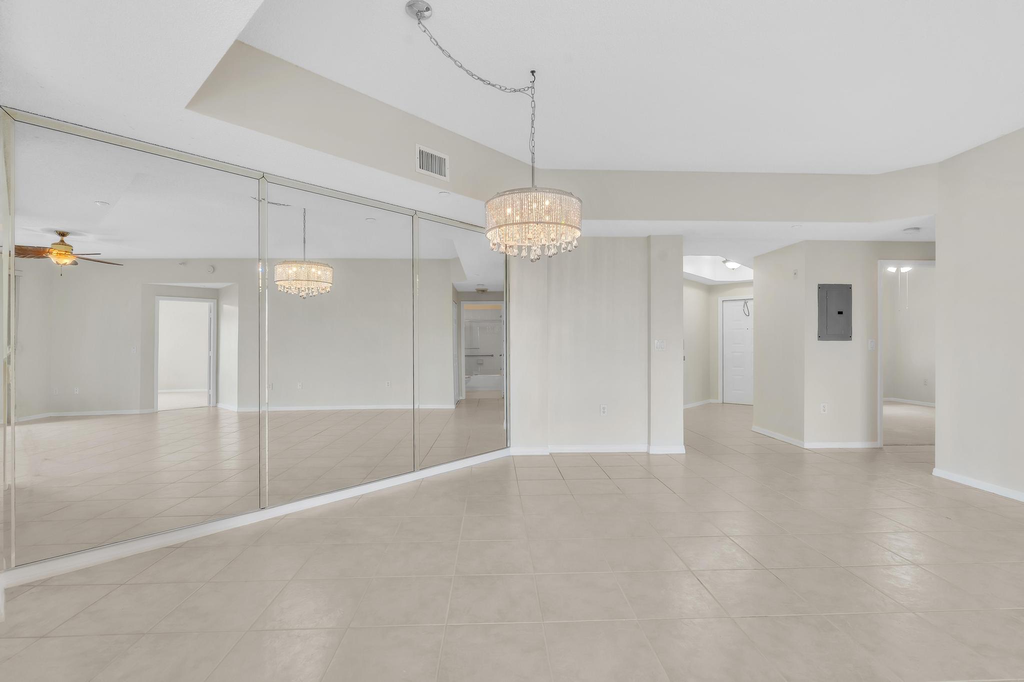 SOUTHAMPTON CONDOMINIUM J - Residential