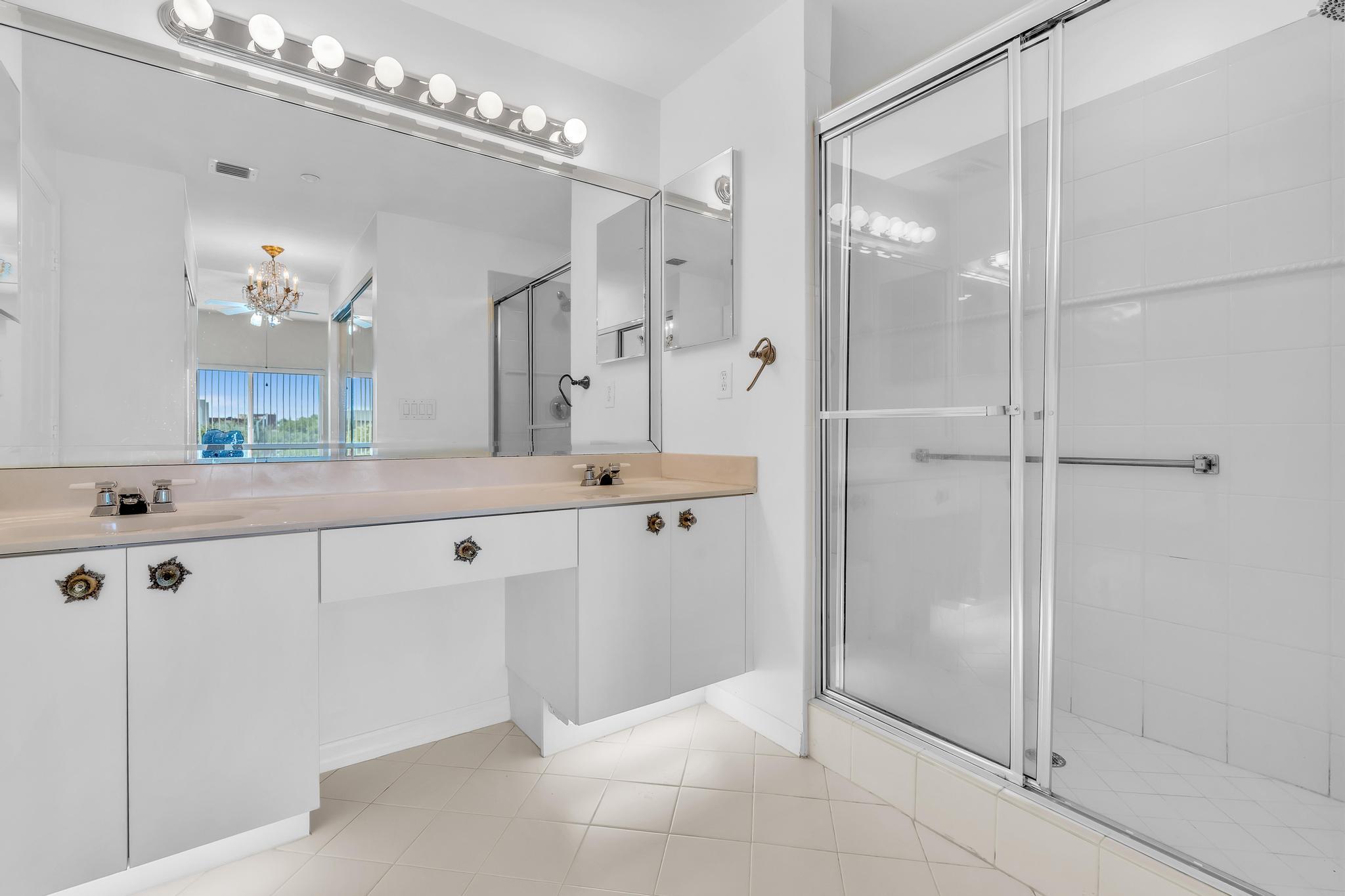 SOUTHAMPTON CONDOMINIUM J - Residential