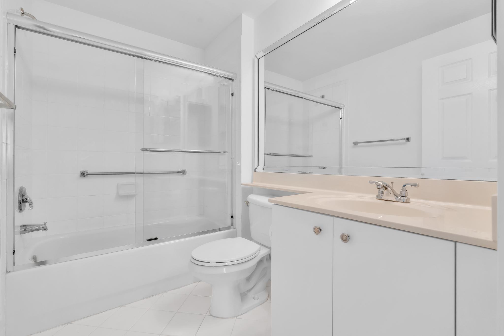 SOUTHAMPTON CONDOMINIUM J - Residential