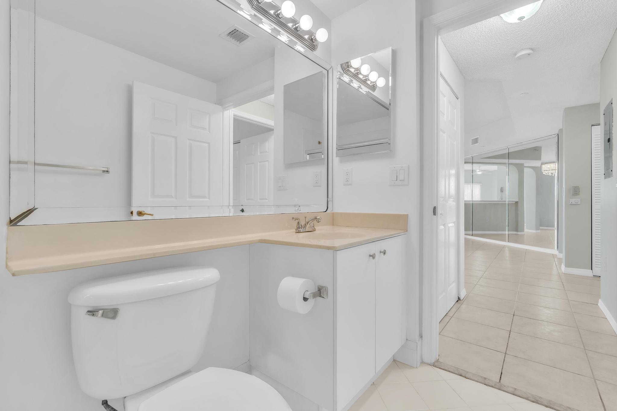 SOUTHAMPTON CONDOMINIUM J - Residential