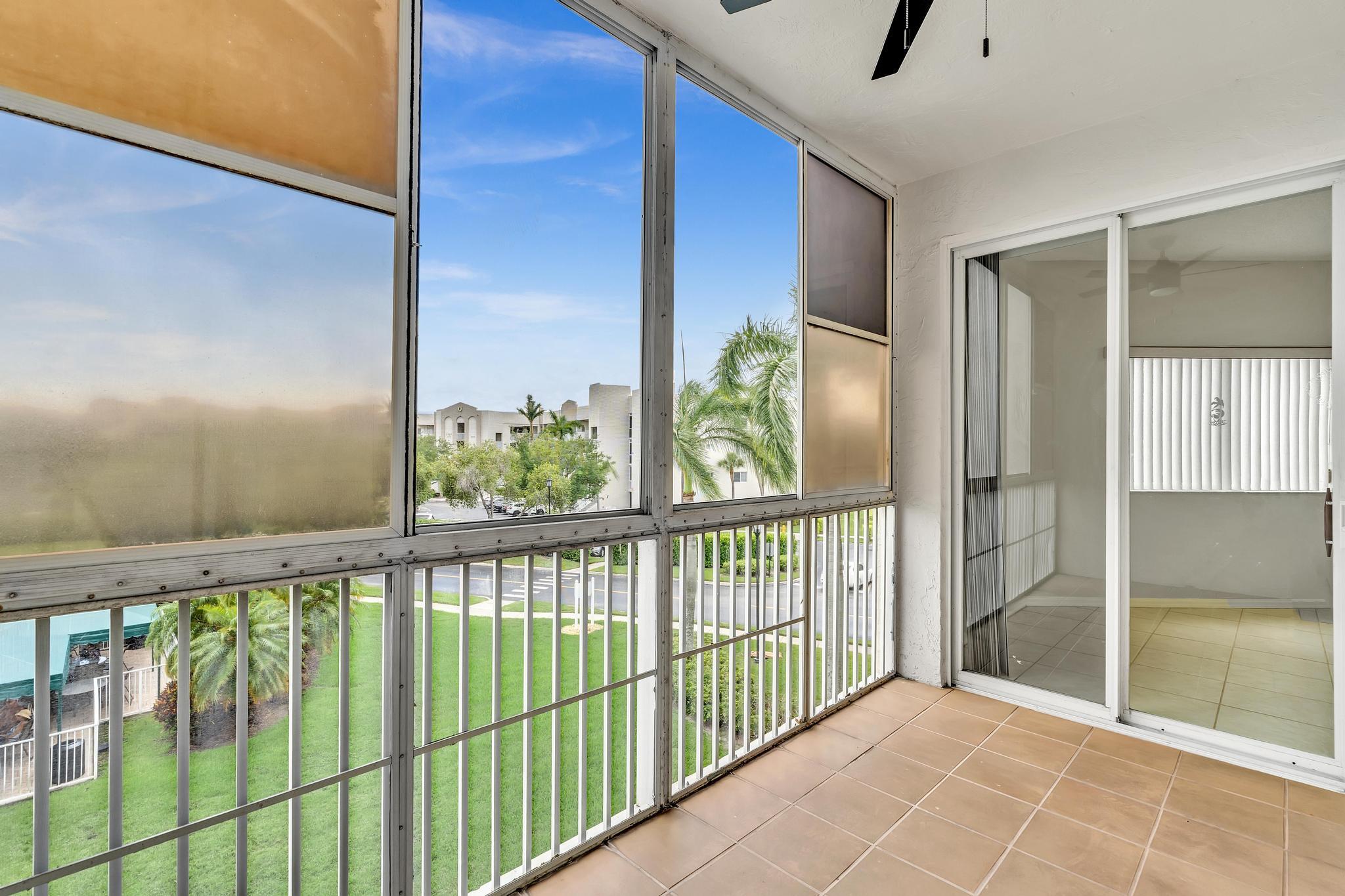 SOUTHAMPTON CONDOMINIUM J - Residential