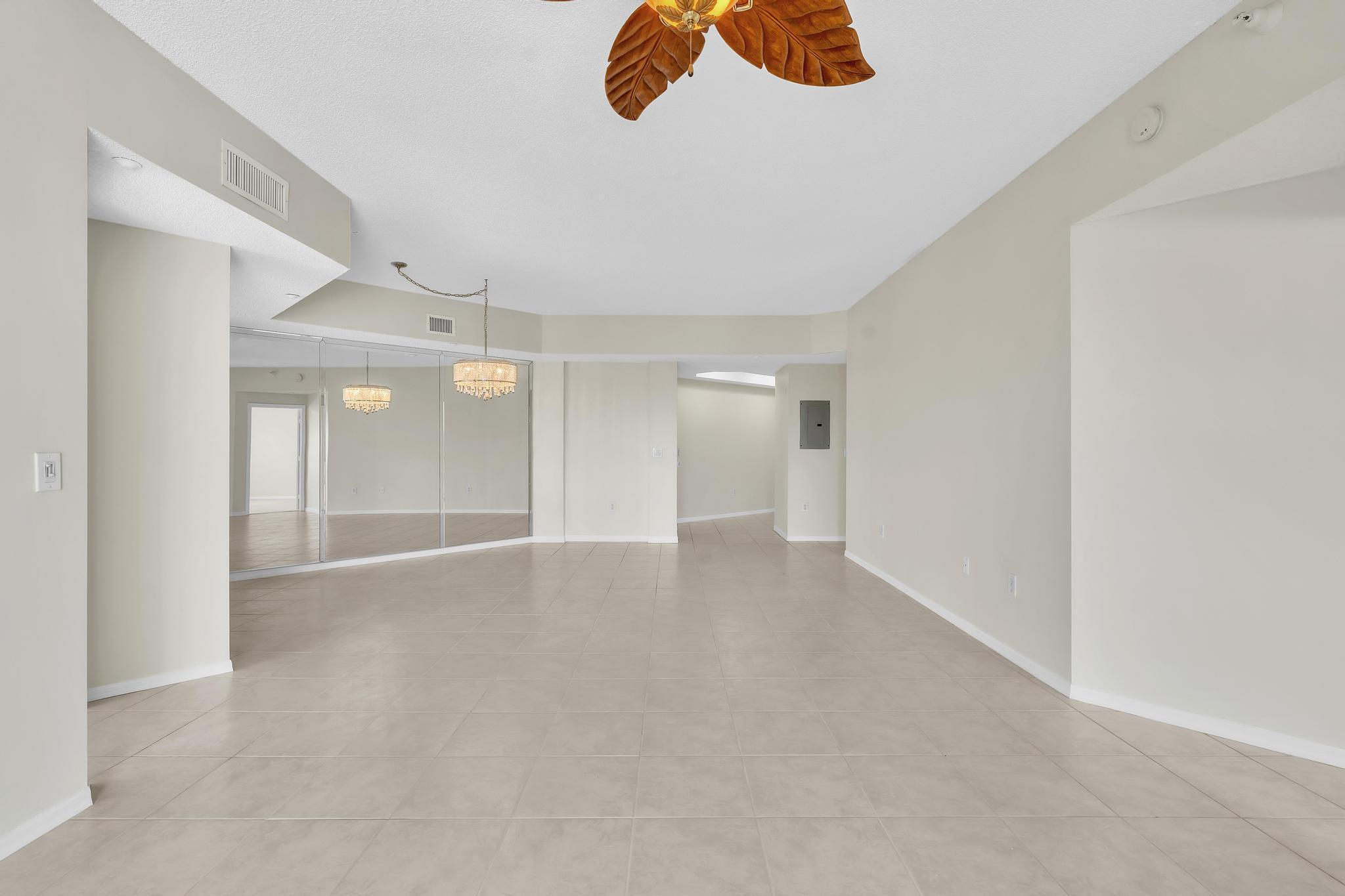 SOUTHAMPTON CONDOMINIUM J - Residential