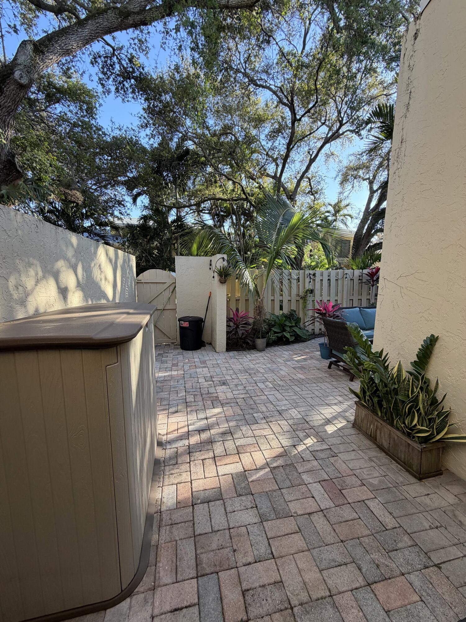 WOODLET CONDO - Residential