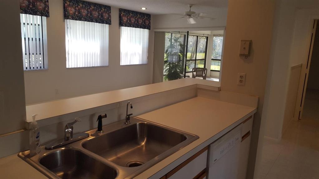 LUCERNE PARKCOMD TWELVEUNIT 4711 BLDG 47 - Residential