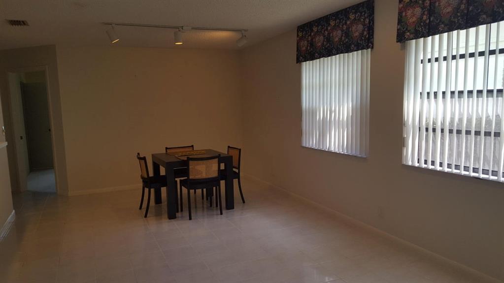 LUCERNE PARKCOMD TWELVEUNIT 4711 BLDG 47 - Residential