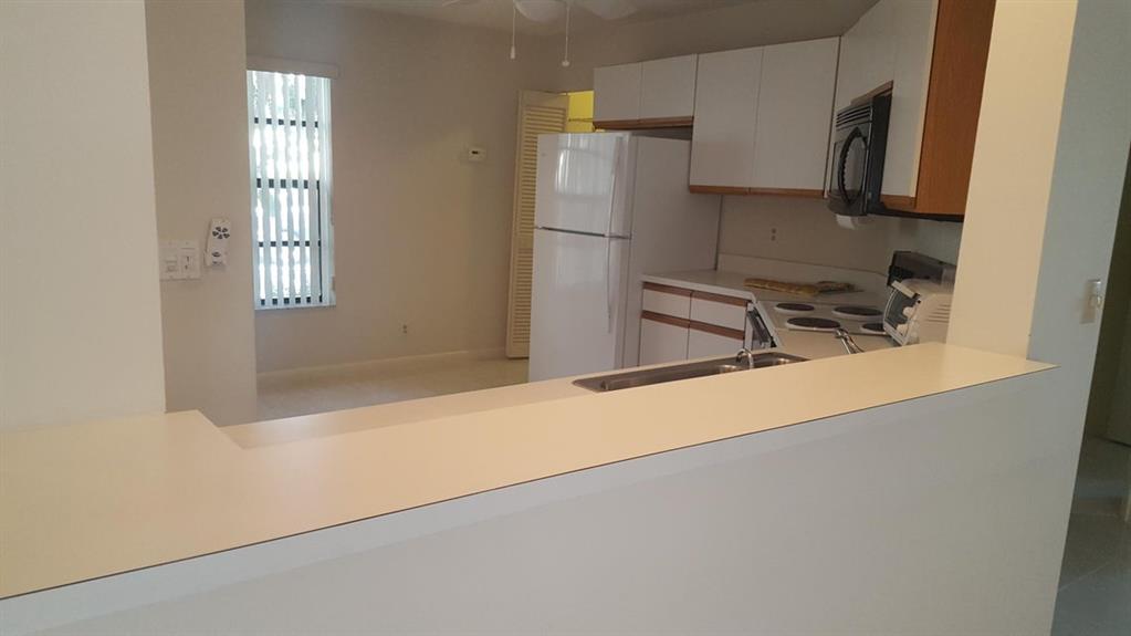 LUCERNE PARKCOMD TWELVEUNIT 4711 BLDG 47 - Residential