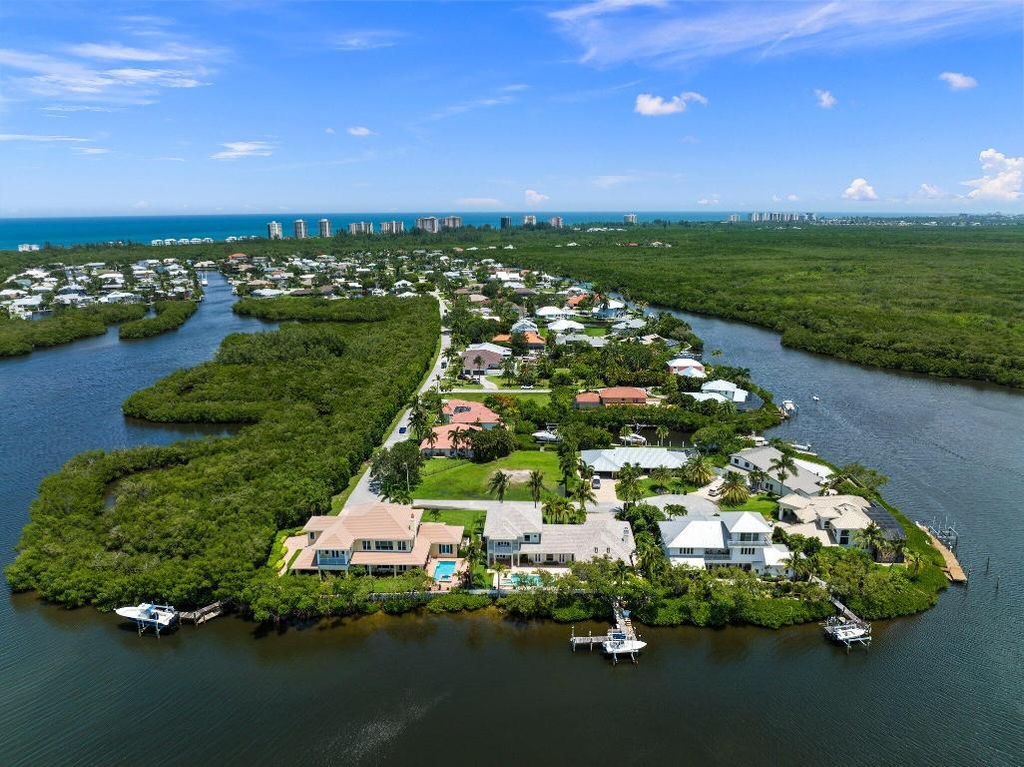 Photo of 14 Crown Court, Hutchinson Island, FL 34949 (MLS # R11034822)