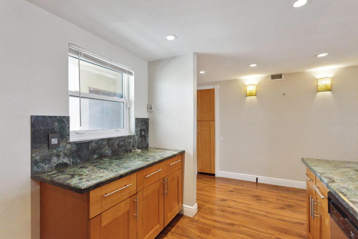 MEADOWBROOK CONDO APTS BLDG 3 - Residential