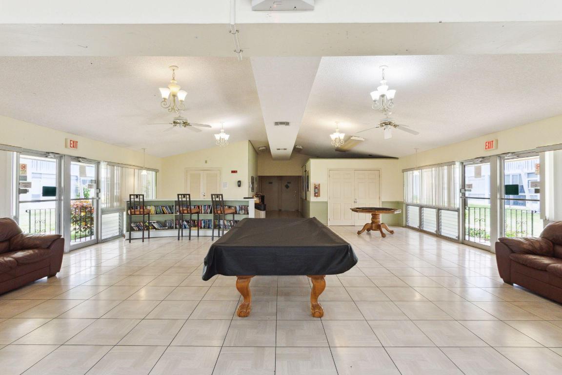 MEADOWBROOK CONDO APTS BLDG 3 - Residential