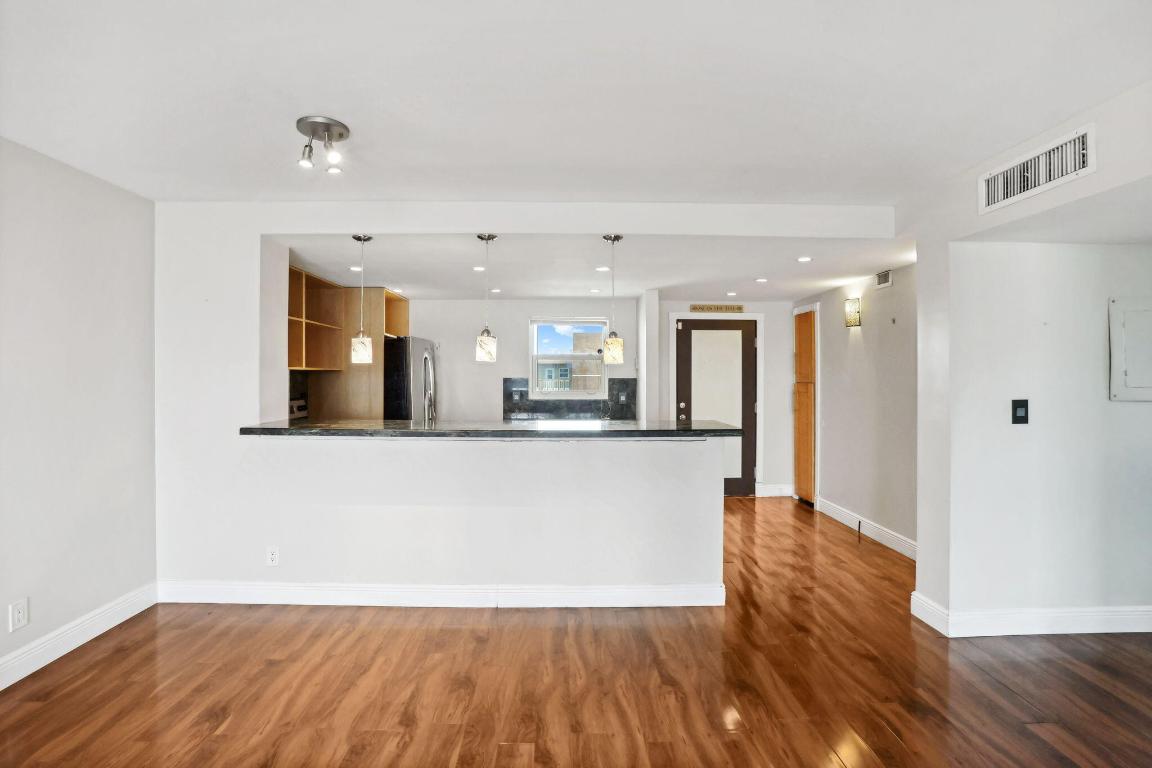 MEADOWBROOK CONDO APTS BLDG 3 - Residential