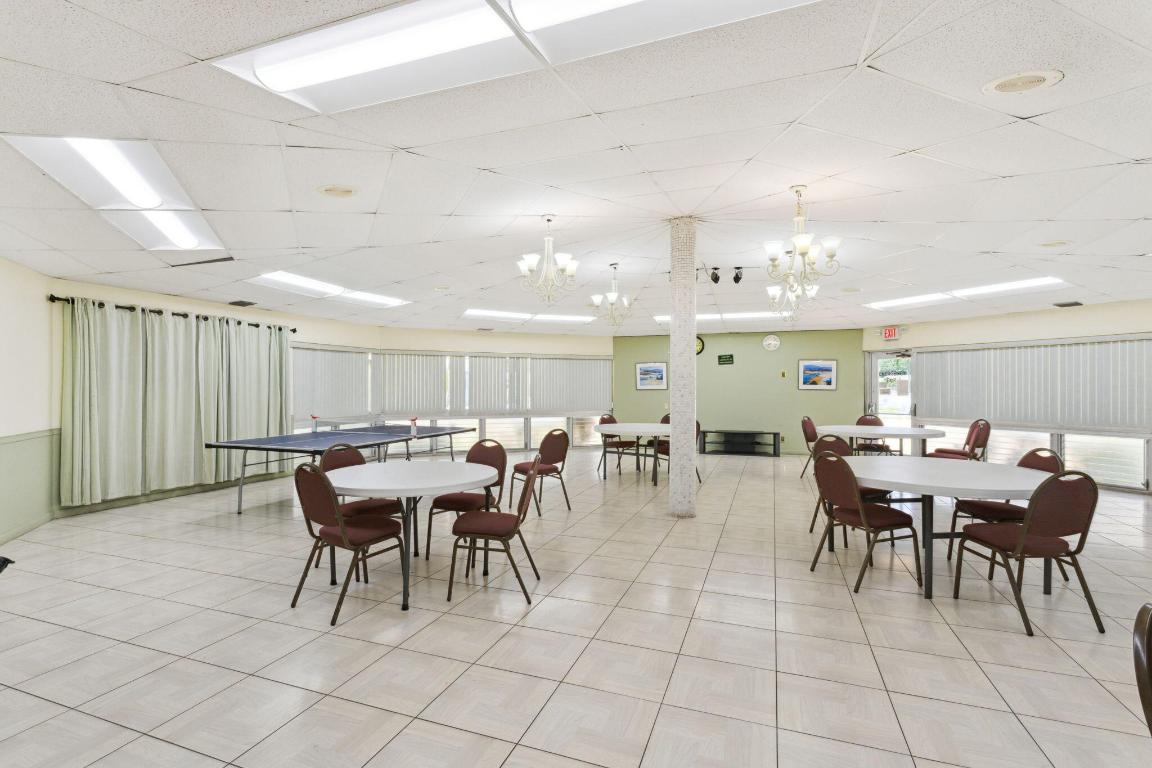 MEADOWBROOK CONDO APTS BLDG 3 - Residential