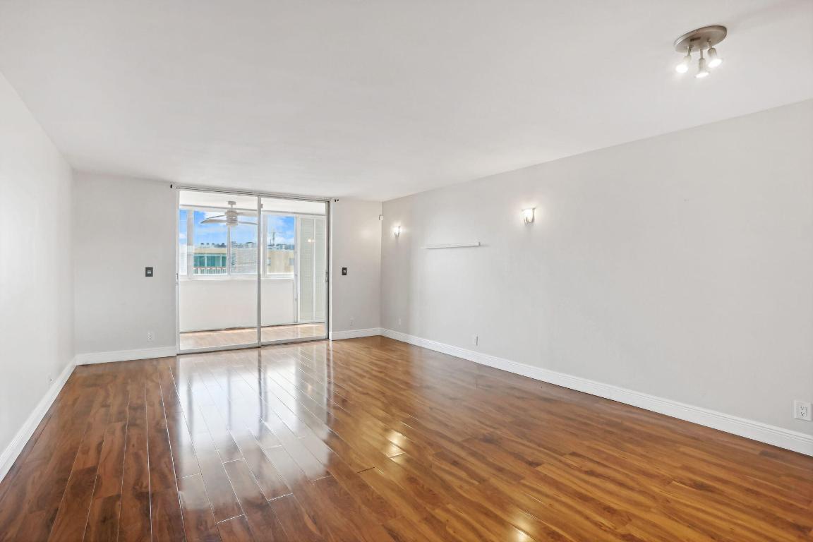 MEADOWBROOK CONDO APTS BLDG 3 - Residential