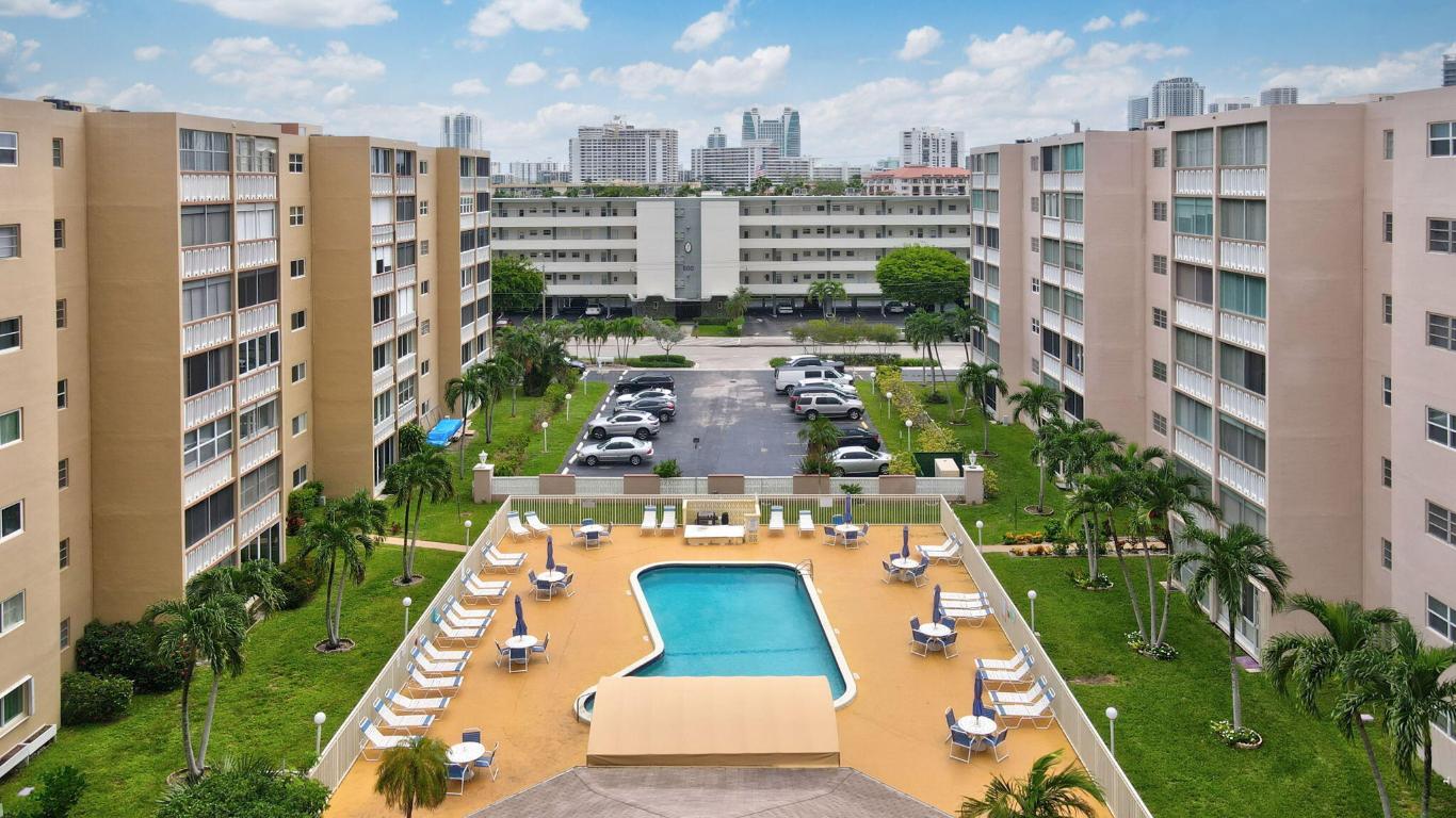 MEADOWBROOK CONDO APTS BLDG 3 - Residential