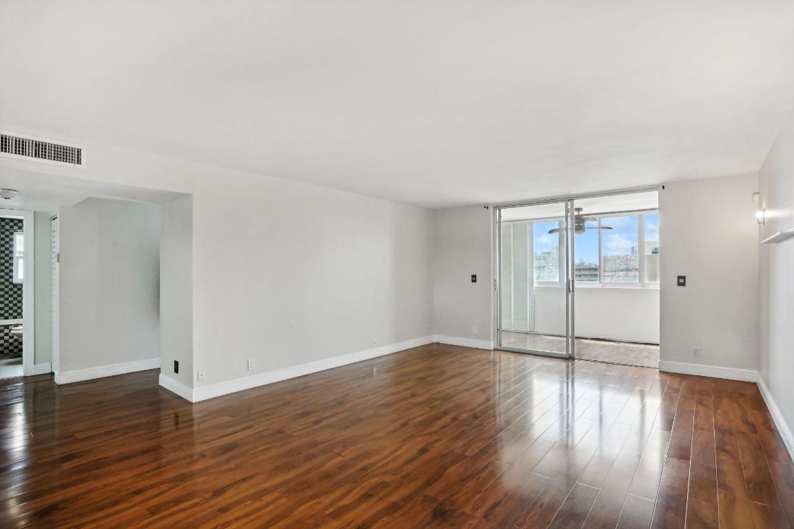 MEADOWBROOK CONDO APTS BLDG 3 - Residential