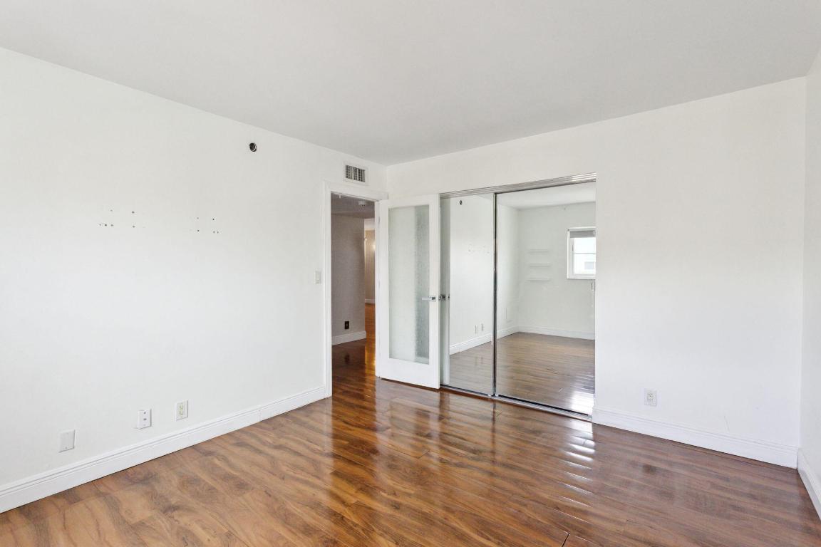 MEADOWBROOK CONDO APTS BLDG 3 - Residential