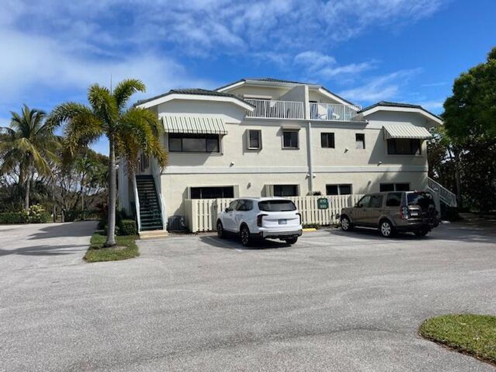 Photo of 820 Bella Vista Court S #20, Jupiter, FL 33477 (MLS # B26007921)